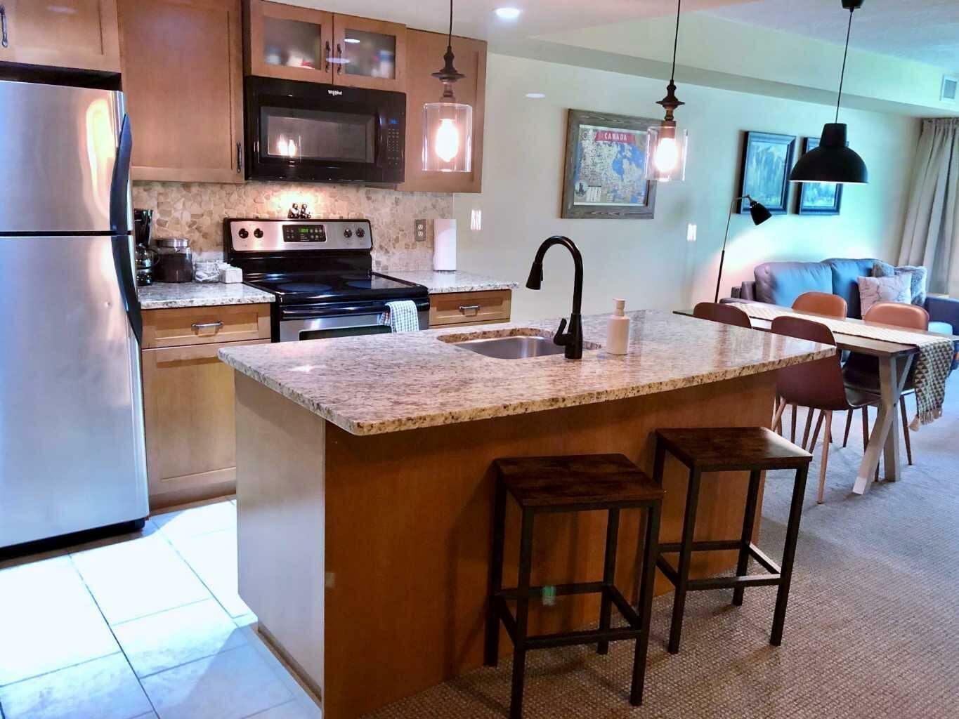 Refrigerador, microondas, horno y parrilla de estufa 