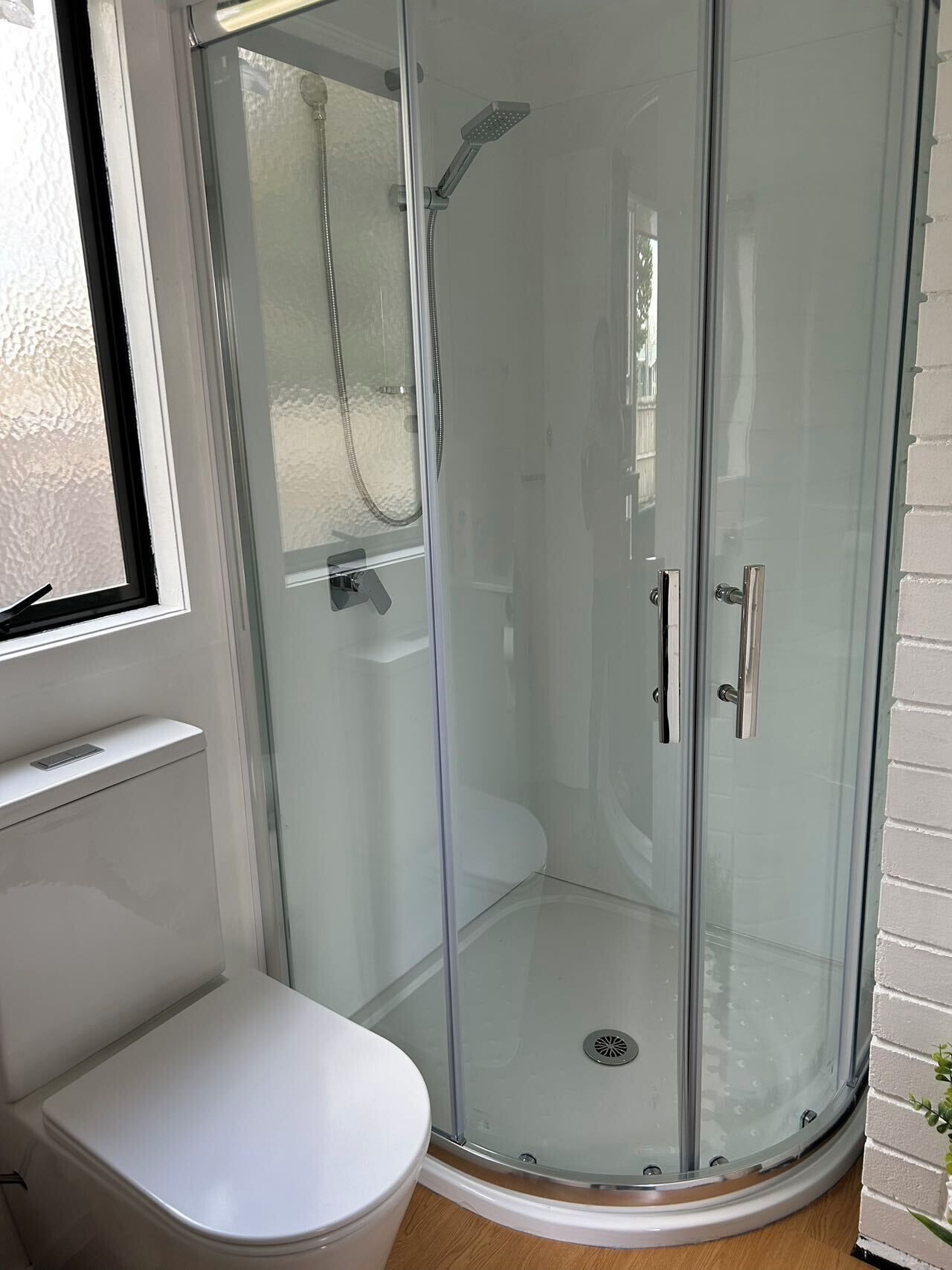 Chambre Familiale, salle de bains privée | Salle de bain