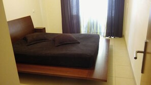 1 Schlafzimmer, Bügeleisen/Bügelbrett