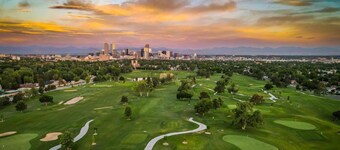 Walk to Music, Cafe, Bars, Food & Hospital in Central Denver. Turo + 420 ok! 