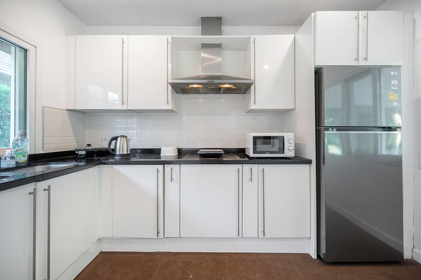 Fridge, microwave, electric kettle, cookware/dishes/utensils