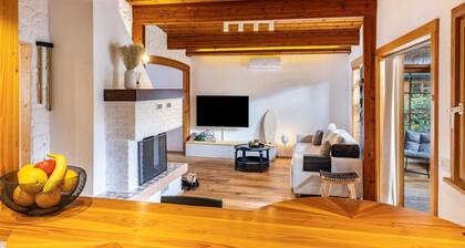 Holiday Home 'La Casa Holzwiesen' with Private Terrace, Private Garden and Wi-Fi