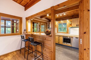 Fridge, oven, stovetop, dishwasher - Holiday Home 'La Casa Holzwiesen' with Private Terrace, Private Garden and Wi-Fi (Starzach)