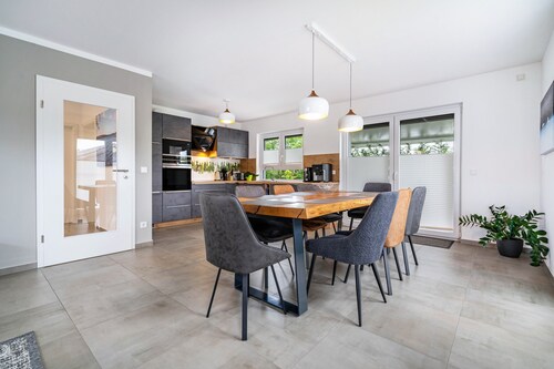 Holiday Home 'Seeglück 1 Am Tollensesee' with Lake View, Private Terrace and Wi-Fi