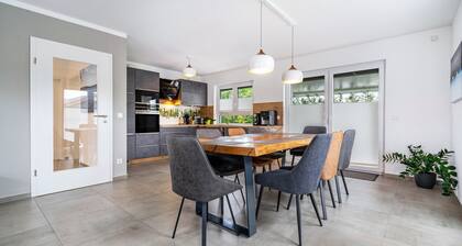 Holiday Home 'Seeglück 1 Am Tollensesee' with Lake View, Private Terrace and Wi-Fi