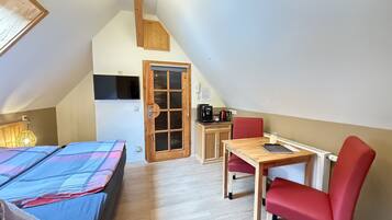 Silitysrauta/-lauta, ilmainen Wi-Fi, vuodevaatteet