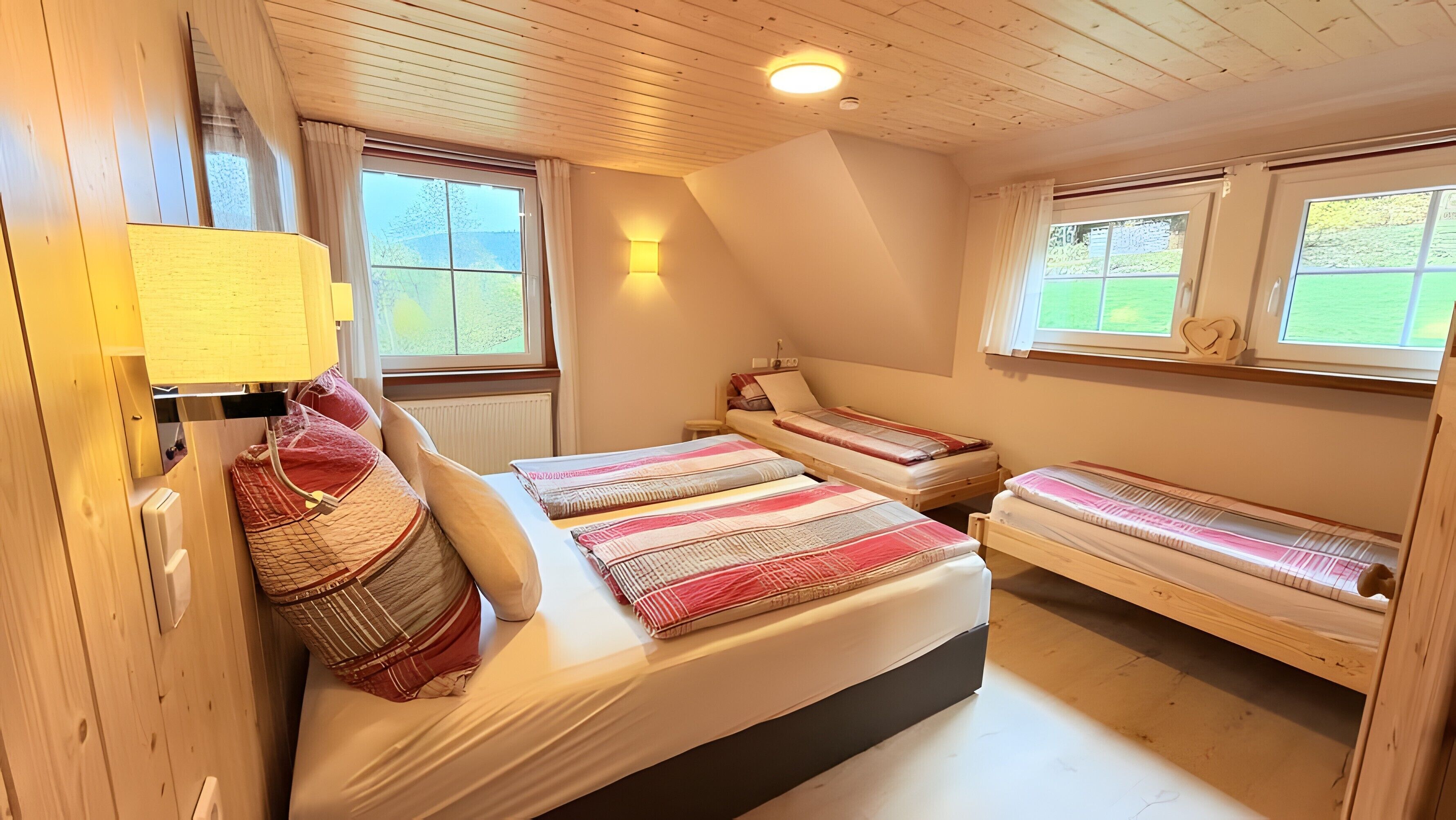 2 slaapkamers, een strijkplank/strijkijzer, gratis wifi, beddengoed