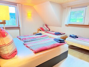 2 dormitorios, tabla de planchar con plancha, wifi gratis y ropa de cama