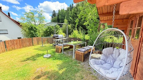 Holiday Apartment 'Waldblick, 75 sqm' with Fenced Garden, BBQ, Wi-Fi, Quiet Forest Edge