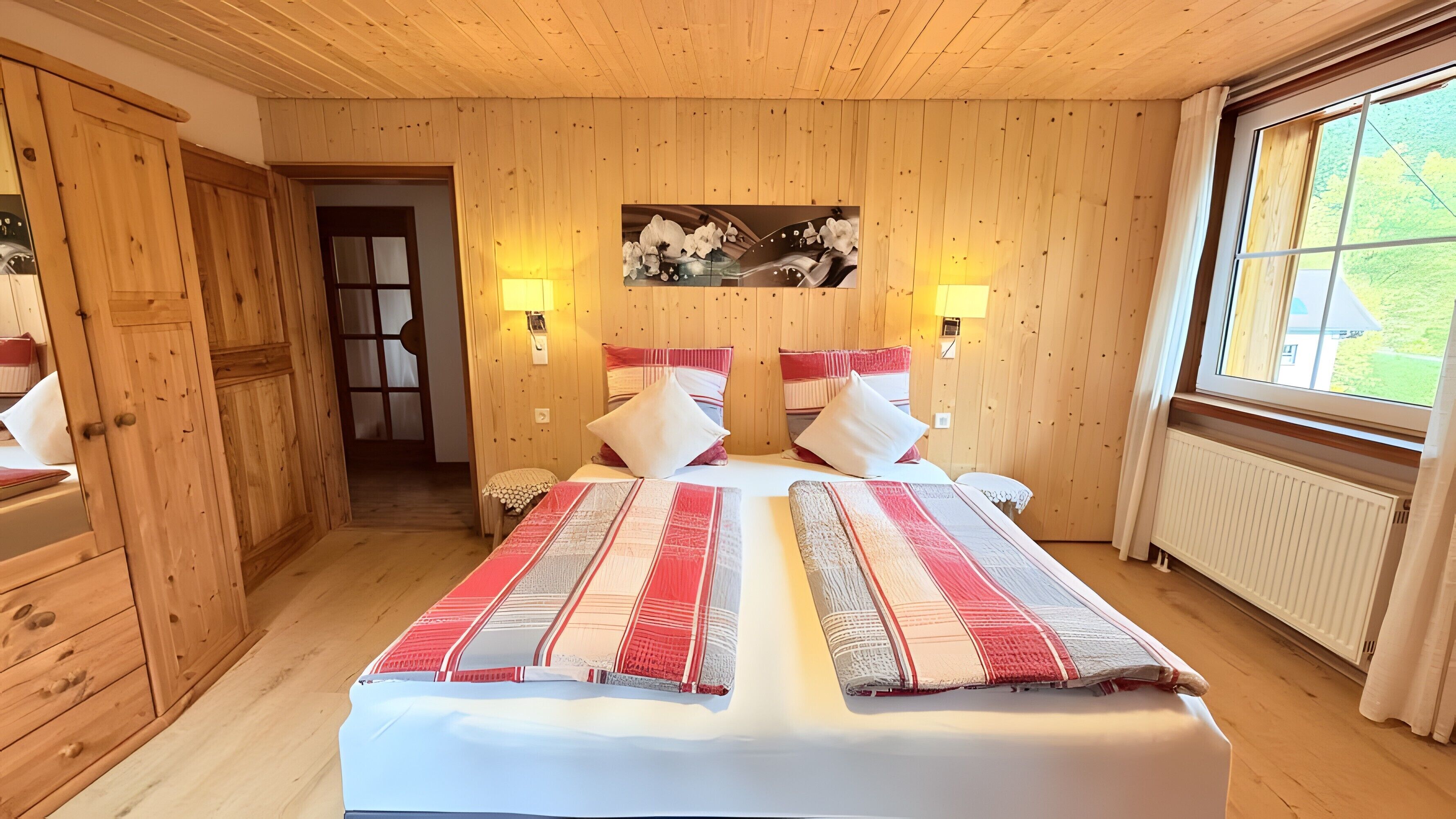 2 chambres, fer et planche à repasser, Wi-Fi gratuit, draps fournis