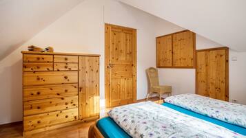 2 bedrooms, free WiFi, bed sheets