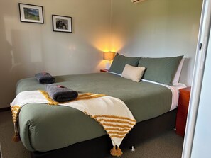 1 Schlafzimmer, Bügeleisen/Bügelbrett, Bettwäsche