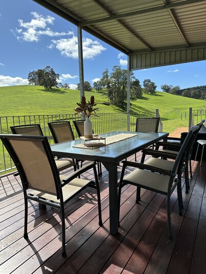 Tanjanerup Chalets "Clementine"
Farm Stay, Meet Larry, Clementine, Lady & Floss