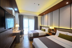 1 bedroom, in-room safe, desk, iron/ironing board