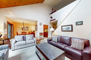 Televisión y chimenea 