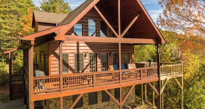 Mountain Lodge Estate - Amazing Views - 57 Acres - Private Lake