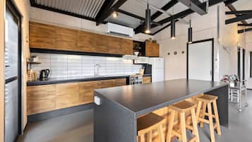 Microwave, oven, stovetop, cookware/dishes/utensils