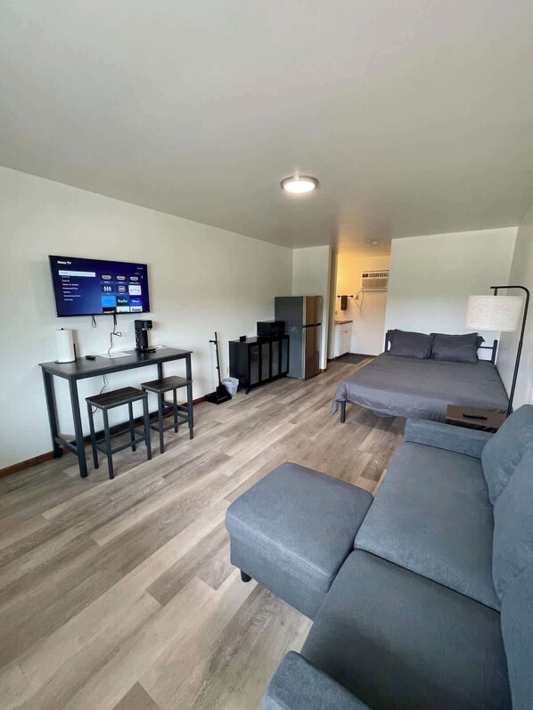 WiFi, bed sheets - Unit 15 - Stand Rock (Wisconsin Dells)