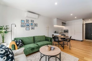 Fernseher, Kamin, Arbeitsbereiche