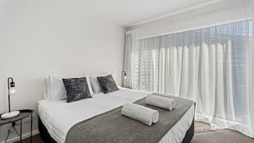 2 habitaciones, tabla de planchar con plancha, wifi y ropa de cama