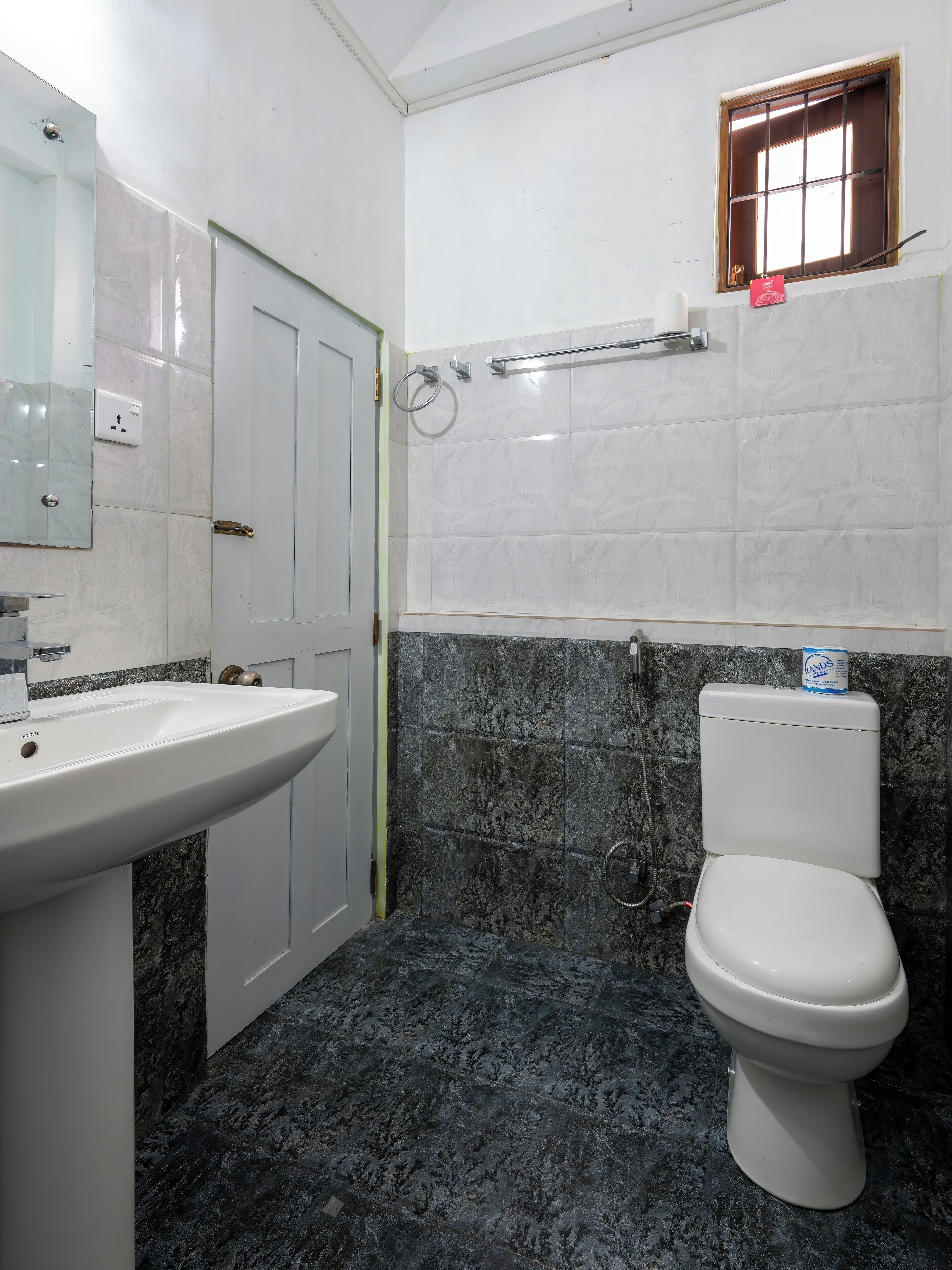 Family Quadruple Room | Bathroom | Shower, bidet, towels, soap