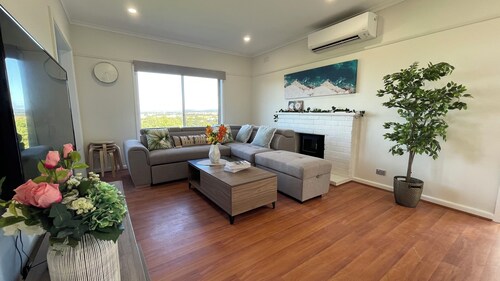 Morwell Pet friendly 3BM House