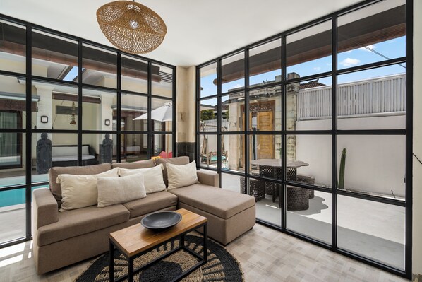 Living area - Bel Padonan Villa by Hombali (Canggu)