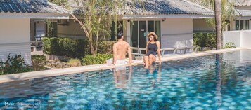 10 piscinas al aire libre, sillones reclinables de piscina