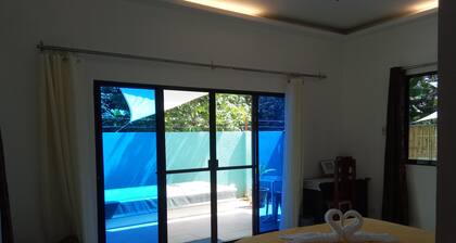 Chez Melanie U1 -Dumaguete Getaway with private plunge pool & Starlink Internet.