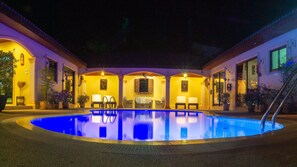 Outdoor pool - Tropical pool villa, perfect for big families, group getaways & family reunions (Tambon Rawai)