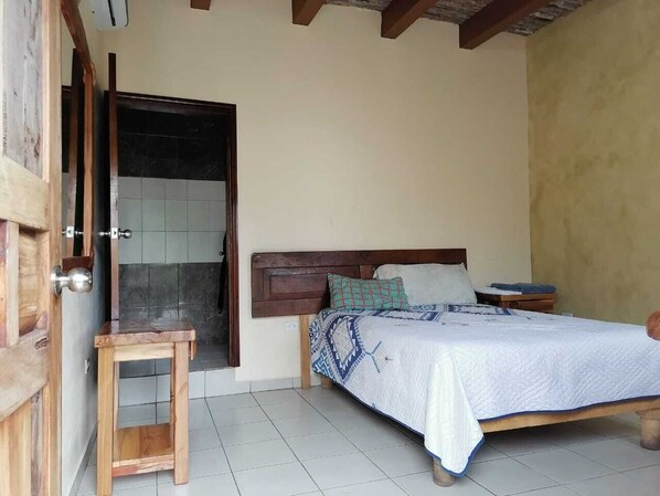 อพาร์ทเมนท์สำหรับครอบครัว, 1 ห้องนอน, ปลอดบุหรี่, วิวสวน | 5 ห้องนอน, Wi-Fi ฟรี, ผ้าปูที่นอน