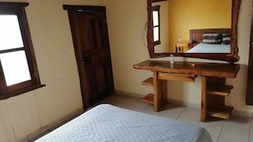 Appartement Familial, 1 chambre, non-fumeurs, vue jardin | 5 chambres, Wi-Fi gratuit, draps fournis