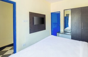 1 habitación, espacio para trabajar con laptop y wifi gratis 