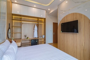 Premium bedding, minibar, individually decorated, individually furnished