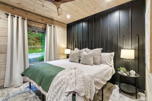 2 Schlafzimmer, Zimmersafe, Schreibtisch, Bügeleisen/Bügelbrett