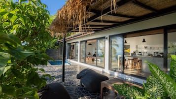 Villa Supérieure, 2 chambres, piscine privée, vue mer | Terrasse/Patio