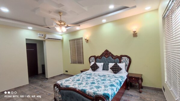 4 quartos, ferros/tábuas de passar roupa, Wi-Fi, roupa de cama