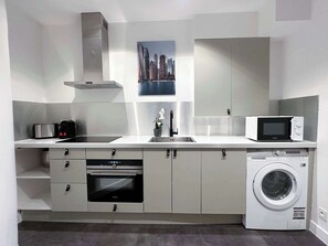 Fridge, microwave, oven, stovetop