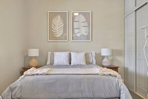 4 chambres, fer et planche à repasser, lit parapluie, Wi-Fi