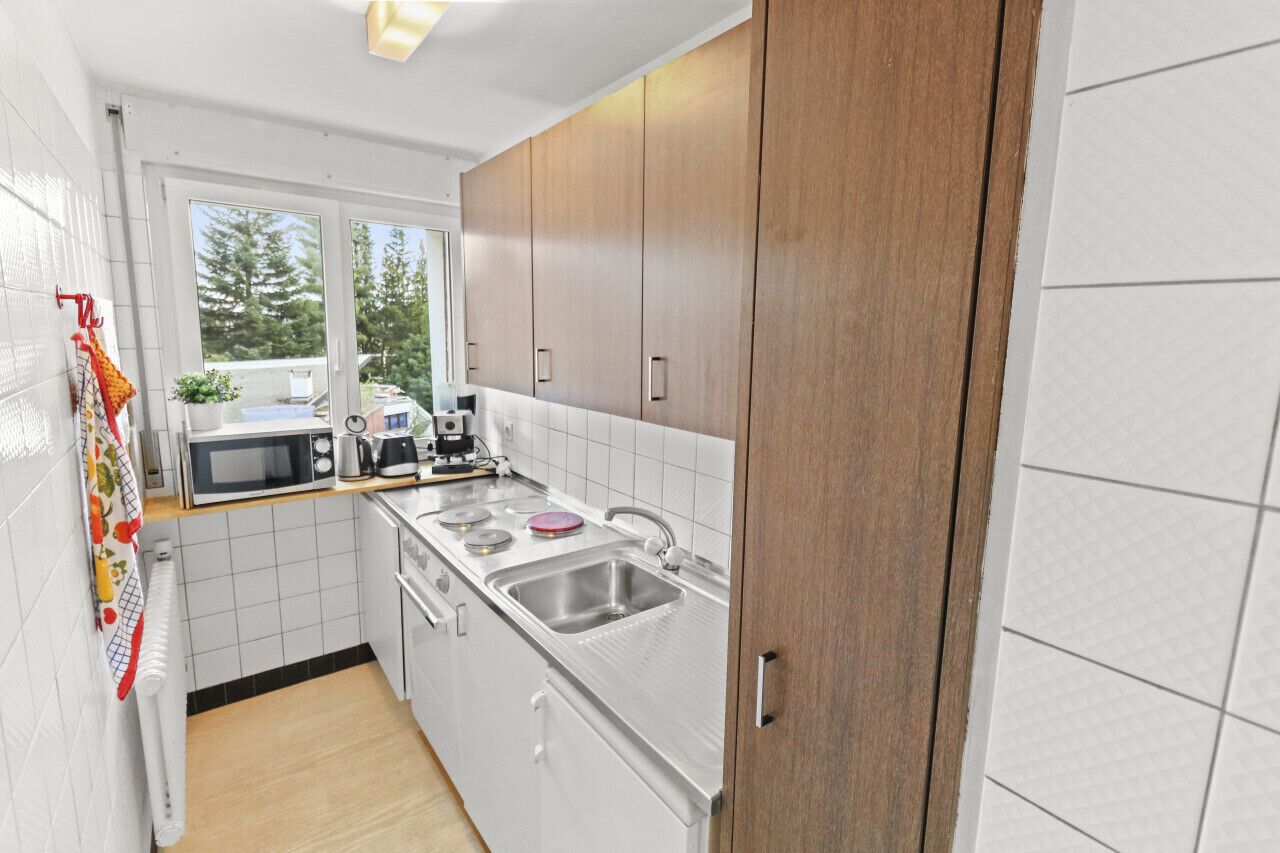 Køleskab, mikrobølgeovn, ovn, kogeplade