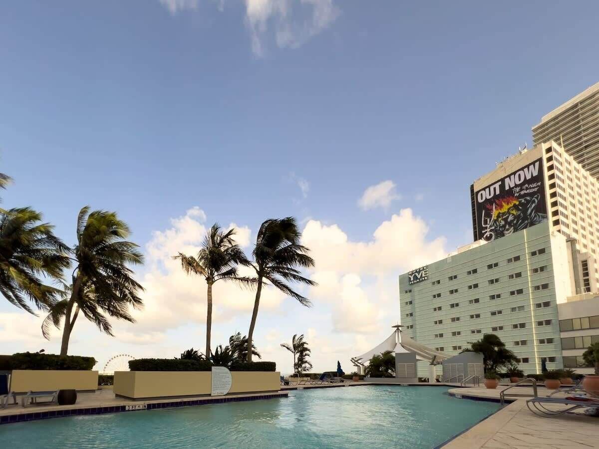 Viva Vizcayne - Amenities, Parking, Location