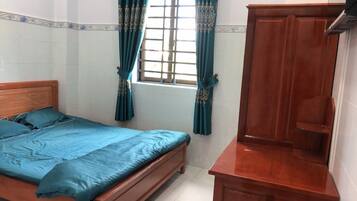 Standard Room, 1 Queen Bed | 1 bedroom, free WiFi