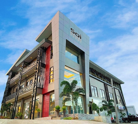 Room. Soi Suites