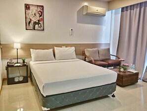 Deluxe Room - Soi Suites (Talibon)