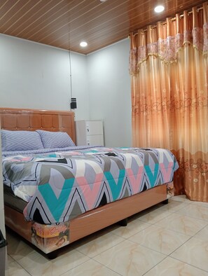 1 bedroom, WiFi, bed sheets - Vulkaan homestay with vulcano view and landmark (Sumatera Utara)
