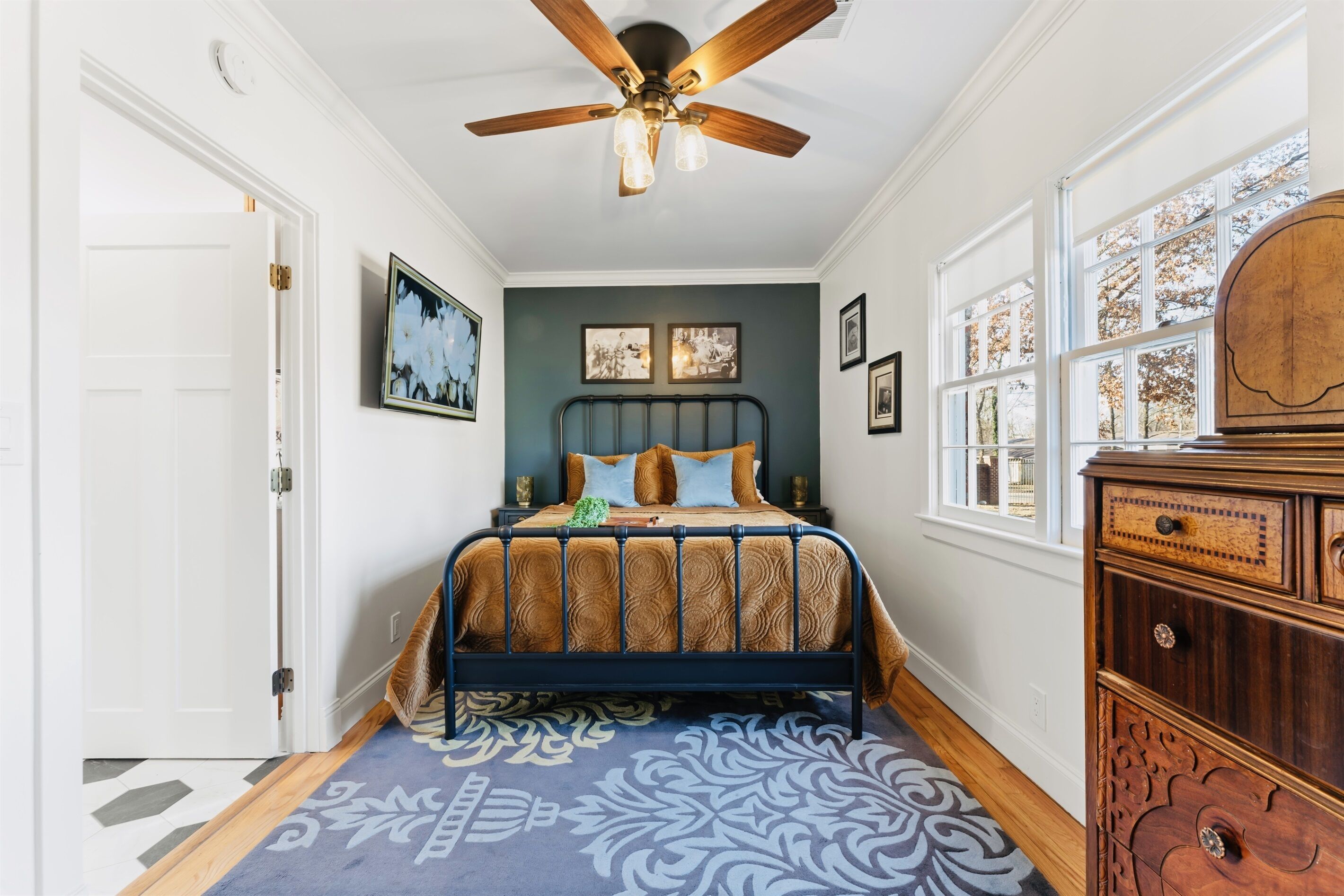 2 bedrooms, iron/ironing board, travel crib, WiFi (free)