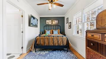 2 bedrooms, iron/ironing board, travel crib, WiFi (free)