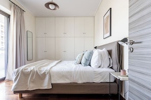 2 chambres, bureau, fer et planche à repasser, accès au Wi-Fi (inclus)