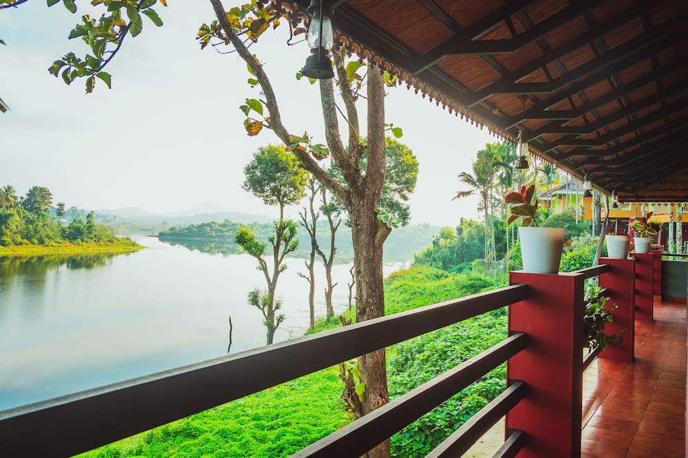 Karapuzha Village Resort