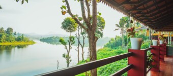 Karapuzha Village Resort